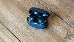 Read more about the article Now may be your last chance to save $100 on our favorite Sony wireless earbuds before Christmas