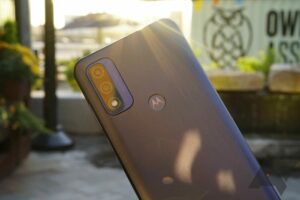 Read more about the article The inevitable Moto ThinkPhone leaks with all the fake carbon fiber you’d expect
<span class="bsf-rt-reading-time"><span class="bsf-rt-display-label" prefix=""></span> <span class="bsf-rt-display-time" reading_time="1"></span> <span class="bsf-rt-display-postfix" postfix="min read"></span></span><!-- .bsf-rt-reading-time -->