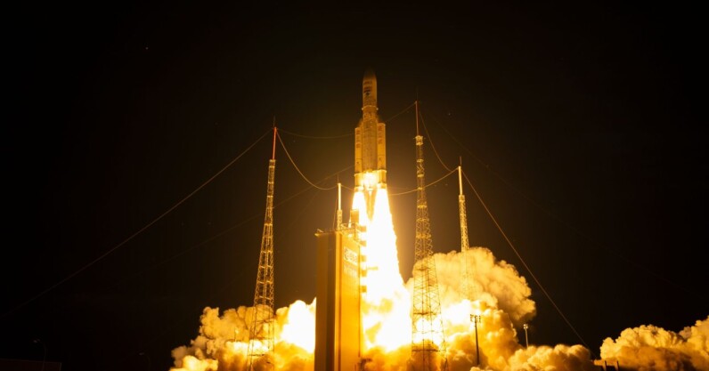 You are currently viewing Final mission photos: ESA’s Ariane 5 rocket lifts off for the last time
<span class="bsf-rt-reading-time"><span class="bsf-rt-display-label" prefix=""></span> <span class="bsf-rt-display-time" reading_time="2"></span> <span class="bsf-rt-display-postfix" postfix="min read"></span></span><!-- .bsf-rt-reading-time -->