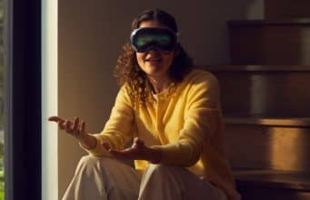 You are currently viewing Why Apple Can’t Ignore VR Forever
<span class="bsf-rt-reading-time"><span class="bsf-rt-display-label" prefix=""></span> <span class="bsf-rt-display-time" reading_time="5"></span> <span class="bsf-rt-display-postfix" postfix="min read"></span></span><!-- .bsf-rt-reading-time -->