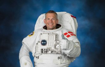 You are currently viewing HTC is Sending a VR Headset to the ISS to Support Astronaut Mental Health
<span class="bsf-rt-reading-time"><span class="bsf-rt-display-label" prefix=""></span> <span class="bsf-rt-display-time" reading_time="2"></span> <span class="bsf-rt-display-postfix" postfix="min read"></span></span><!-- .bsf-rt-reading-time -->