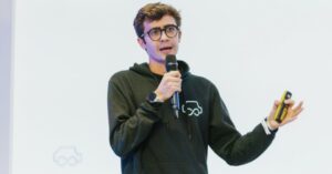Read more about the article 19-year-old founder brings on-demand car services to Tesla, VW, Mercedes users
<span class="bsf-rt-reading-time"><span class="bsf-rt-display-label" prefix=""></span> <span class="bsf-rt-display-time" reading_time="1"></span> <span class="bsf-rt-display-postfix" postfix="min read"></span></span><!-- .bsf-rt-reading-time -->