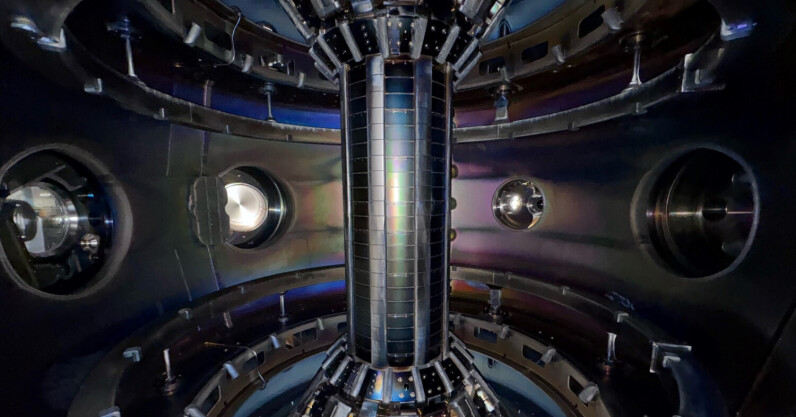 You are currently viewing Tokamak Energy secures $125M to commercialise fusion power
<span class="bsf-rt-reading-time"><span class="bsf-rt-display-label" prefix=""></span> <span class="bsf-rt-display-time" reading_time="2"></span> <span class="bsf-rt-display-postfix" postfix="min read"></span></span><!-- .bsf-rt-reading-time -->