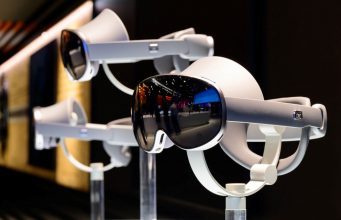 You are currently viewing Samsung Preps iPhone-Style Spatial Videos & Photos for “Galaxy XR Headset”, Leak Suggests
<span class="bsf-rt-reading-time"><span class="bsf-rt-display-label" prefix=""></span> <span class="bsf-rt-display-time" reading_time="2"></span> <span class="bsf-rt-display-postfix" postfix="min read"></span></span><!-- .bsf-rt-reading-time -->